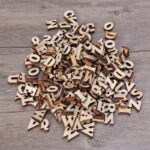 200/100pcs DIY Doodle Educational Toy Small Natural Wooden Slice Scrapbooking Embellishments DIY Craft (English Letters Pattern)